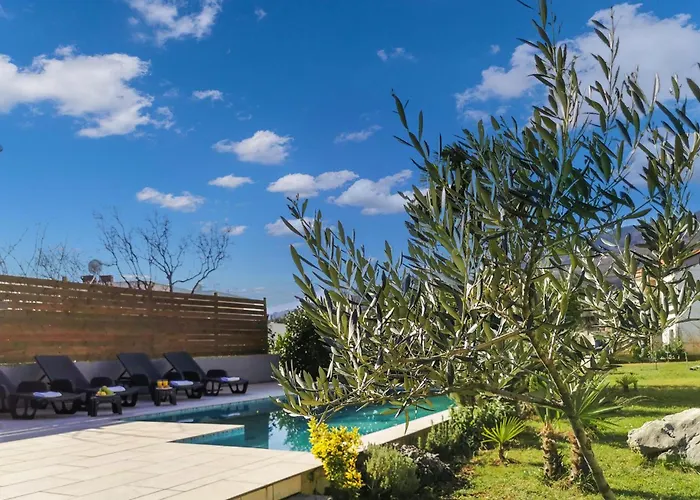 4 Bedroom Cozy In Дом отдыха *