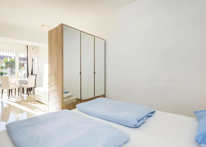 4 Bedroom Cozy In Дом отдыха Опатия